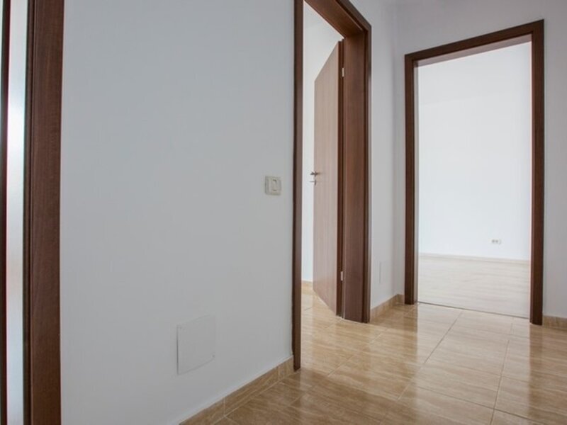 Renovari, reamenajari apartamente, case, interioare-exterioare. Seiozitate